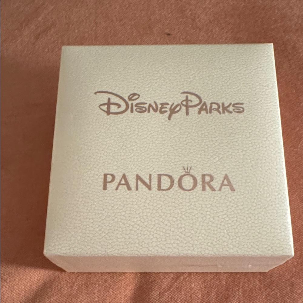 Disney Pandora Bracelet - Disney Parks Castle Clasp - Silver 8.3” - New in Box - Picture 11 of 12